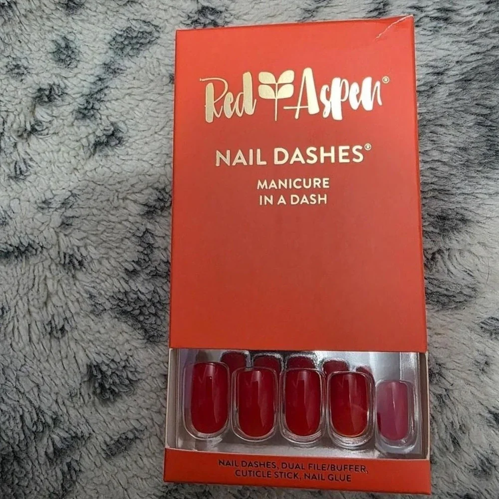Red Aspen Nail Dashes: Fireworks With Anahi *New*
